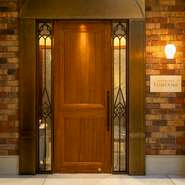 夫婦の大切な記念日など、一年に一度の特別な日にこそ、足を運んでいただきたいリストランテ。その日だからこそ手に入る食材たちとシェフの創意工夫が、二人にとっての大切な日を彩ります。