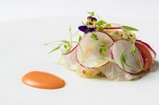 （総額12,100円／サービス料10％・消費税10％を含みます）