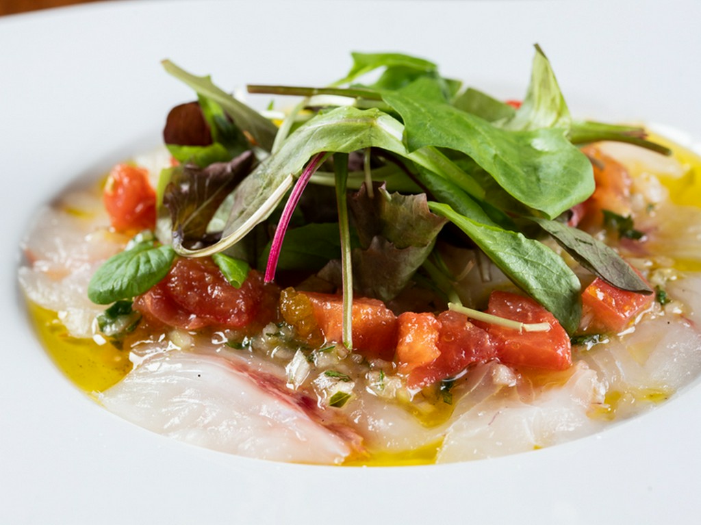 シンプルだからこそ、素材のおいしさがわかる逸品『三崎港直送　本日の鮮魚のカルパッチョ』