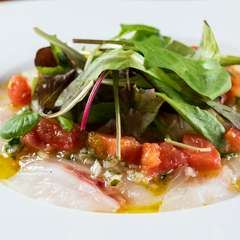 シンプルだからこそ、素材のおいしさがわかる逸品『三崎港直送　本日の鮮魚のカルパッチョ』