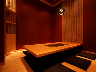 全室囲炉裏完備の個室でひと時を