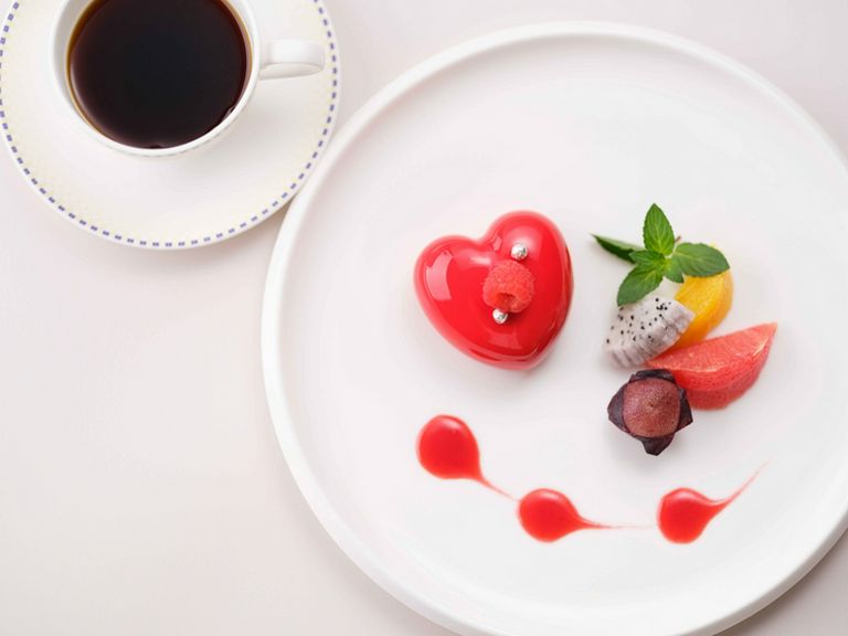 プロの技が光る、ホテルのとっておきスイーツで優雅な午後のひとときを