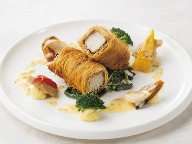 【期間限定】鰆のカダイフ包み 〜偕楽園の梅香るブールブランソース（+700）