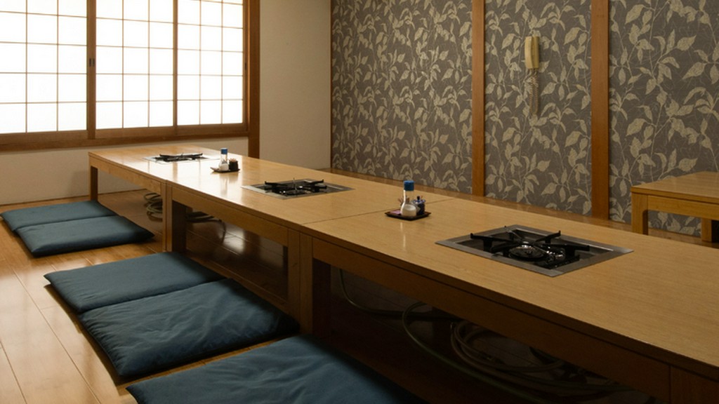 ゆったりと歓談を楽しみリラックスできる座敷席