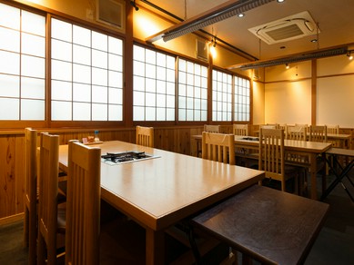 落ち着いた雰囲気の中で、ゲストとの親睦を深めて