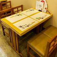 ご家族やご夫婦でお座り頂けるテーブル席