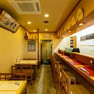 アットホームな雰囲気の当店は、ご夫婦でゆっくり御食事を楽しんだり、ご家族様の大切なお時間を邪魔しない空間です。美味しい料理を皆様でお楽しみ下さい。