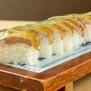 鯖寿司 ■ 一人前 2,200円 ■ 姿寿司皮包一本 4,400円