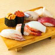 ウニ・イクラが入った厳選したネタの組み合わせ。