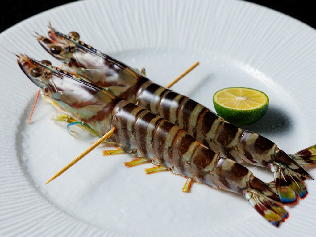 鉄板焼でより一層高める、季節感豊かな素材の魅力