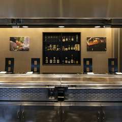 落ち着きのある鉄板焼レストラン