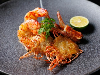 海老の甘みや弾力感をダイレクトに味わう『オマール海老のソテー』