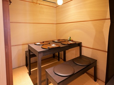 大切な方との会食やビジネスの接待に。落ち着きのある和空間