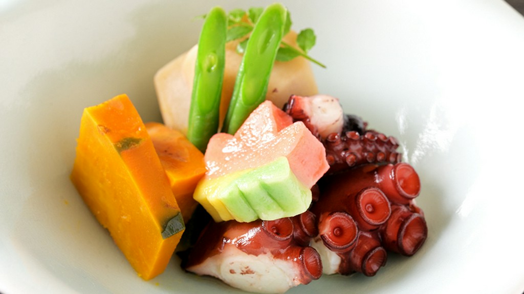 たこの旨みが凝縮して、やわらかい食感に。年配の方も安心、定番人気のおばん菜『たこ柔らか煮』