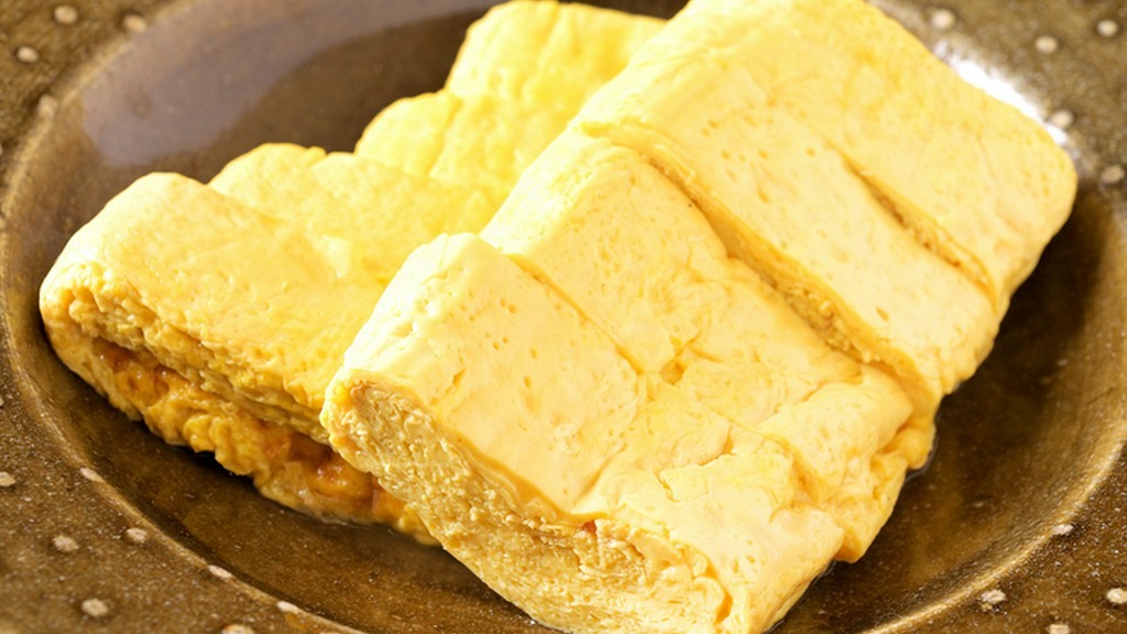 絶妙な味わいと焼き加減。リピーターの多い逸品『歩荷さんの平飼い自然鶏の出汁巻玉子』