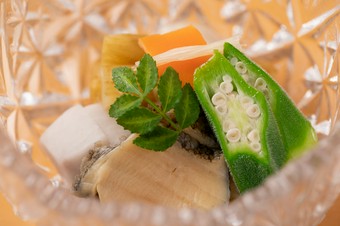 季節の野菜を味わえる『炊き合わせ　季節の冷やし鉢』