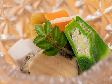 季節の野菜を味わえる『炊き合わせ　季節の冷やし鉢』