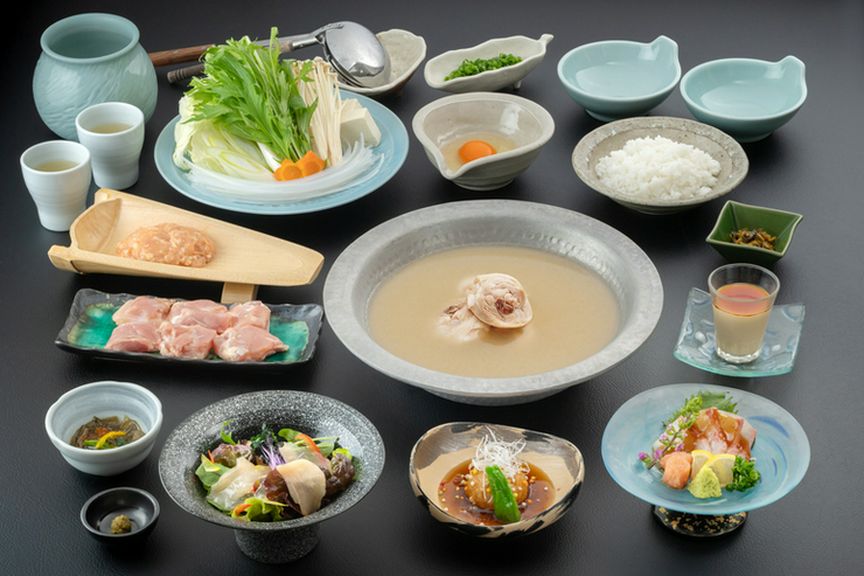 「華味鳥」をはじめこだわりの逸品で二人の特別な時間に寄り添う