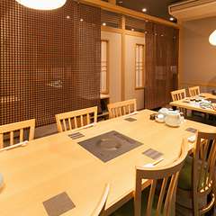 素材・空間に自信あり。大切なビジネスシーンにも頼もしい存在