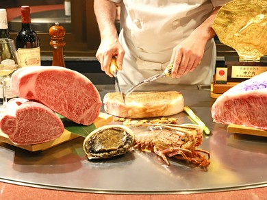 オーナーシェフ１代で40年目の老舗、鉄板焼きステーキ店