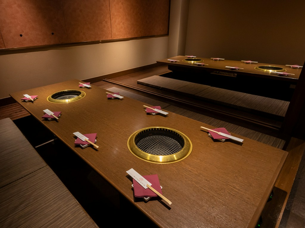 店の奥に設けた、最大20名まで利用できる掘りごたつ席