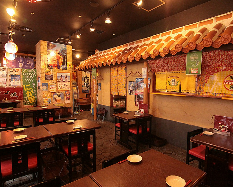 店内も沖縄の民家をイメージ！うちなータイムを感じてもらいたい