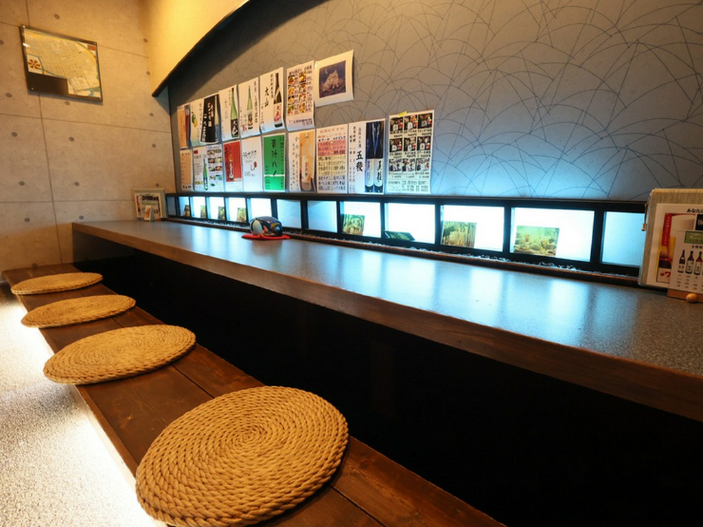 肩肘張らせぬ空間でおいしい和食を堪能する