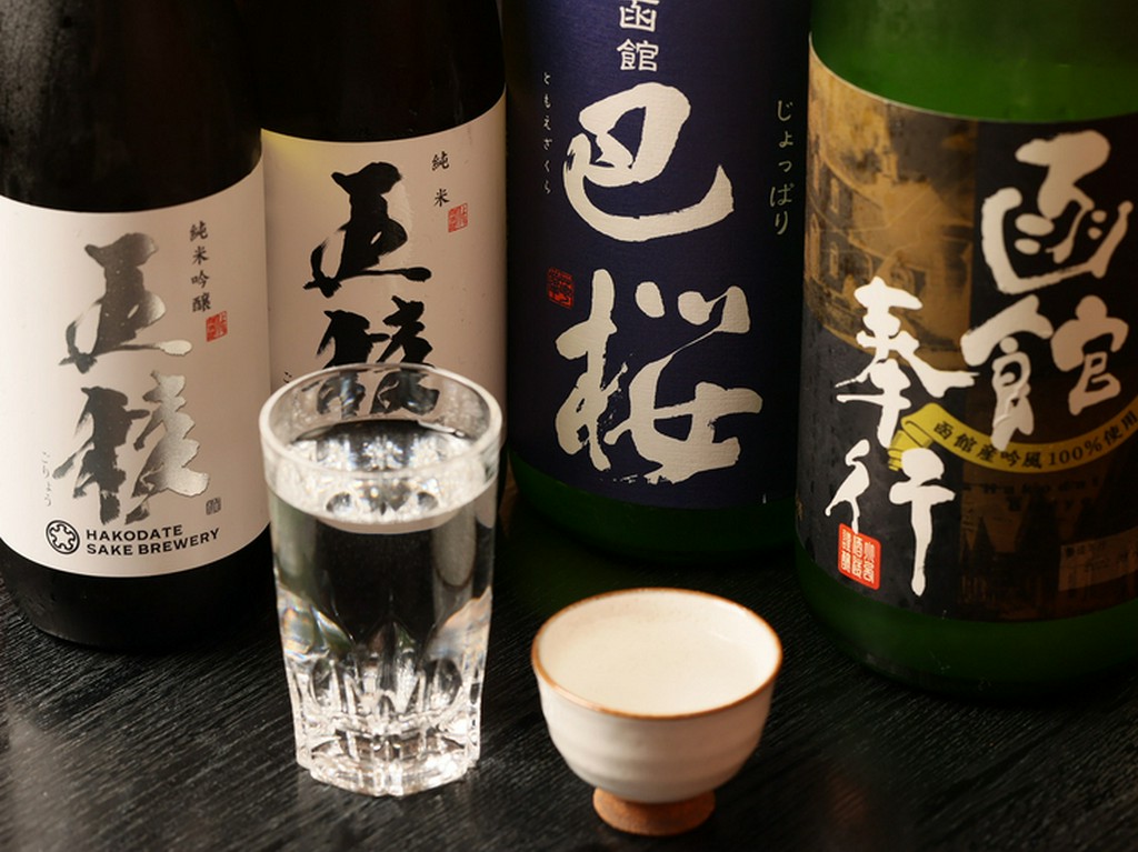 旬の素材を活かした逸品、季節限定の日本酒にも注目