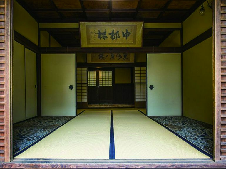 肩肘を張りがちなシーンを和やかにしてくれる月替わりの料理