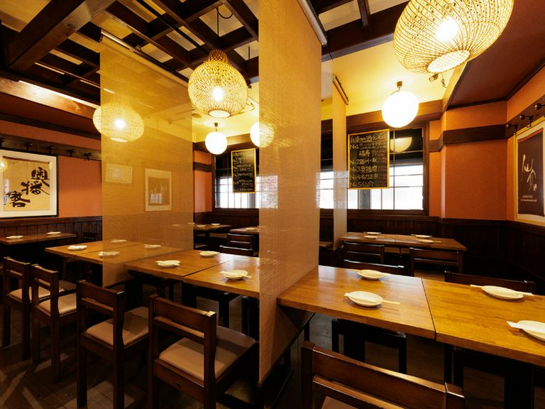 カジュアルなアットホーム空間で、おいしい料理をじっくり堪能
