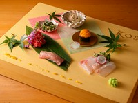 旬の山海の幸を季節の詩情と共に盛付け。和牛料理の前に、季節の和食も楽しめるのがKOSO流。ディナーコースの二皿目の例。