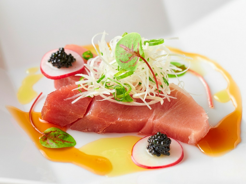 脂の乗りが抜群、一押しメニューの『幸福マグロ』