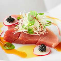 脂の乗りが抜群、一押しメニューの『幸福マグロ』