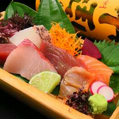 刺身盛りは必須です