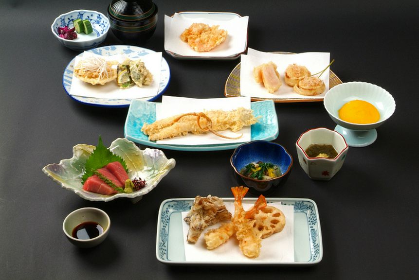 春、夏、秋、冬。その時々の「おいしいモノ」を取り揃え