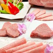 ★大切な方との会食には【心コース】がお薦めでございます。
特選A5ランクのお肉を少しずつ召し上がって頂く大人の方向けのコースでございます。