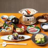 京都内の観光スポットや駅からアクセス抜群。はるばる京都を訪れたゲストに京都の魅力を紹介する場面でも頼もしい存在です。
国産大豆のみを使った優しい味わいの京ゆば料理で、大切なお客様をおもてなし下さい。