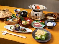 お食事はコースをお選びください。席のみ予約は来店時にコースをお決めいただけます。全9席のため事前の予約推奨。観光ハイシーズンは特に早めの予約をオススメ。※小学生未満のお子様は単品メニューあり。