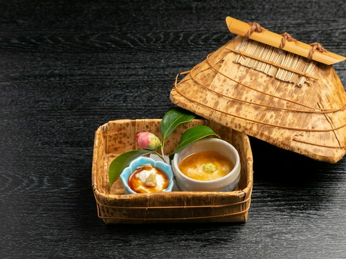 ゆば窯から最初に引き上げる 名物『汲み上げ一番ゆば』