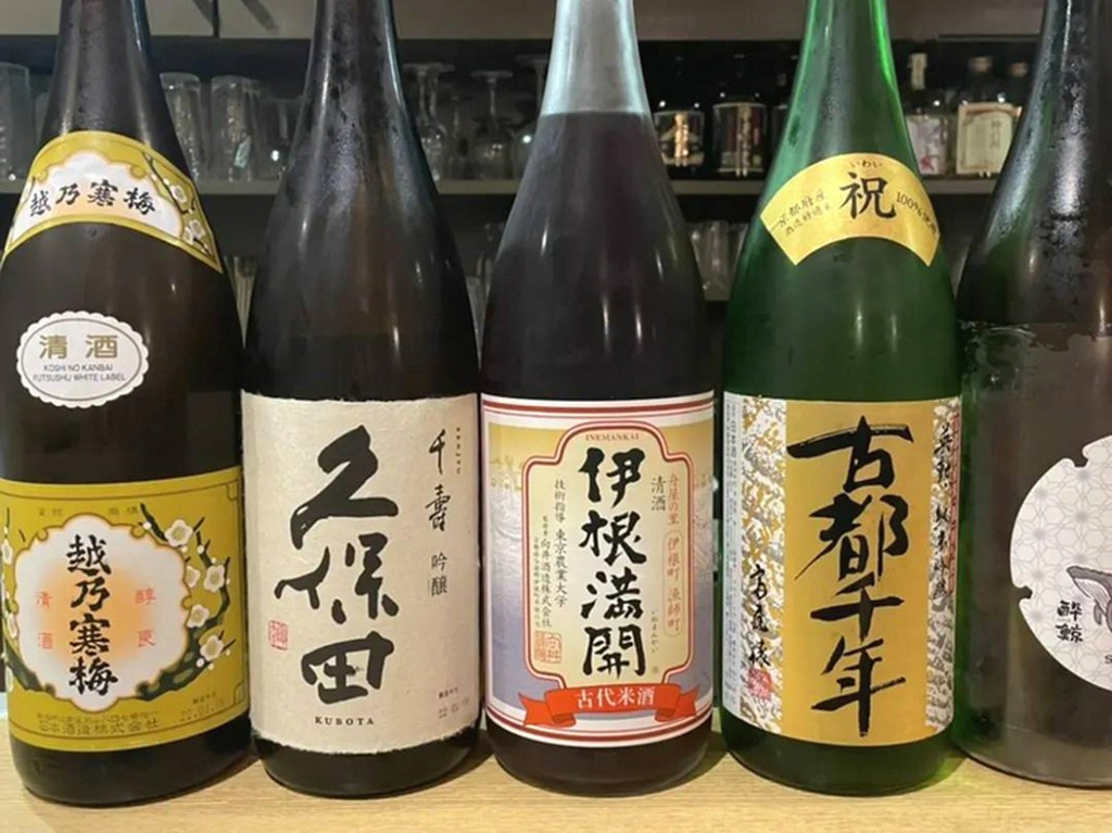こだわりの料理にお酒が進む。料理に合わせながら一杯を注文