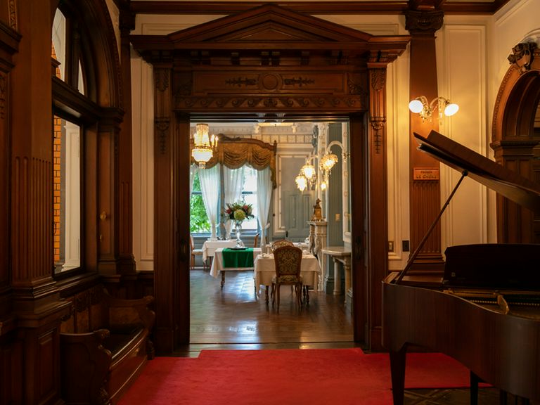 往時より残る、悠久のロマンを思い起こさせる空間