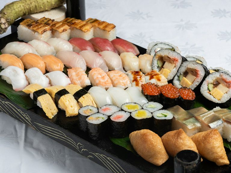 目の前で繰り広げられる、実演料理の臨場感