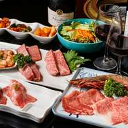 一人一皿ずつ、こだわりの盛り付けで提供。記念日や接待、大切な宴席にオススメです。洗練された極上の焼肉と合わせて、海鮮も楽しめます。全15品、上質な味わいを楽しめるコースです。