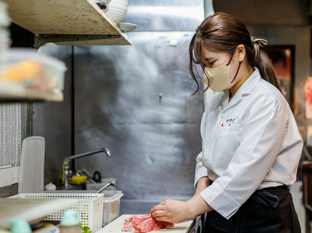 丁寧な調理や笑顔の溢れる清々しい接客で、居心地のよい店づくり