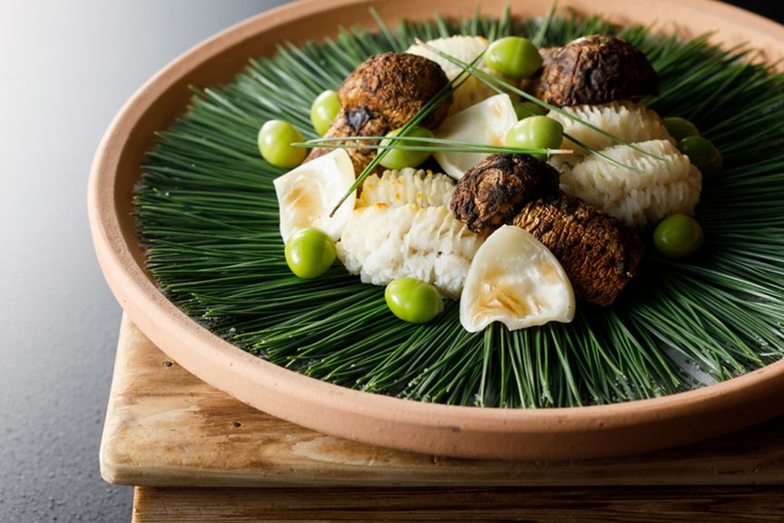 地元を中心に、その時期の良い食材を各地より厳選