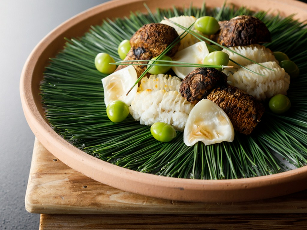 地元を中心に、その時期の良い食材を各地より厳選