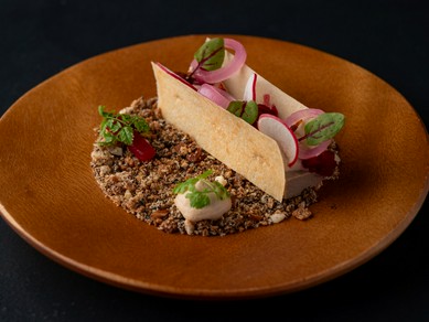 魅力溢れる美味を味わい、尽きることない会話を楽しんで