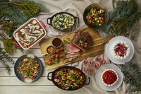 季節ごとにテーマを変えて旬を味わうメニューの数々をご堪能くださいレストラン併設の水耕栽培菜園「The Sky Farm」からの野菜やハーブもふんだんに使用し、ヘルシーかつ美味しいラインナップをお届けいたします。