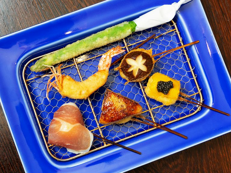 四季折々の旬の素材を厳選。目でも舌でも楽しめる自慢の串かつ