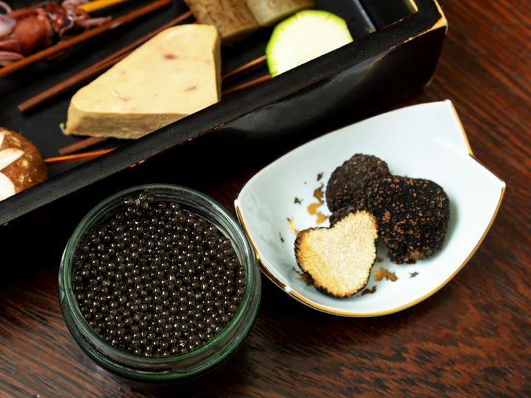 世界三大珍味を存分に味わえるのも【串かつ凡】の魅力